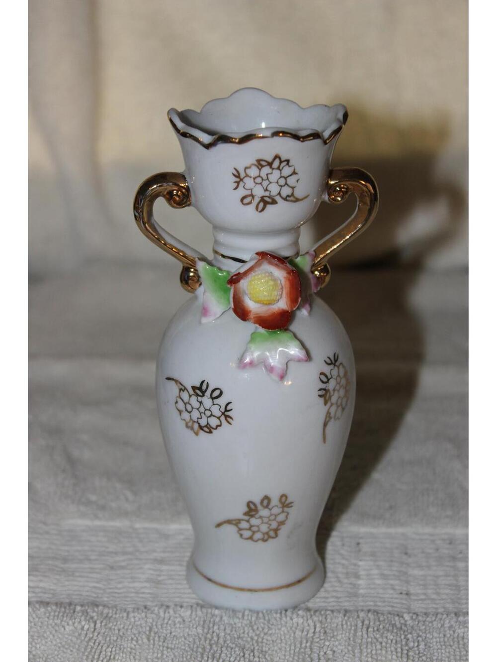 VINTAGE 6.25” BUD VASE PORCELAIN MADE IN JAPAN WHITE 3D FLOWERS 2 HANDLES GOLD